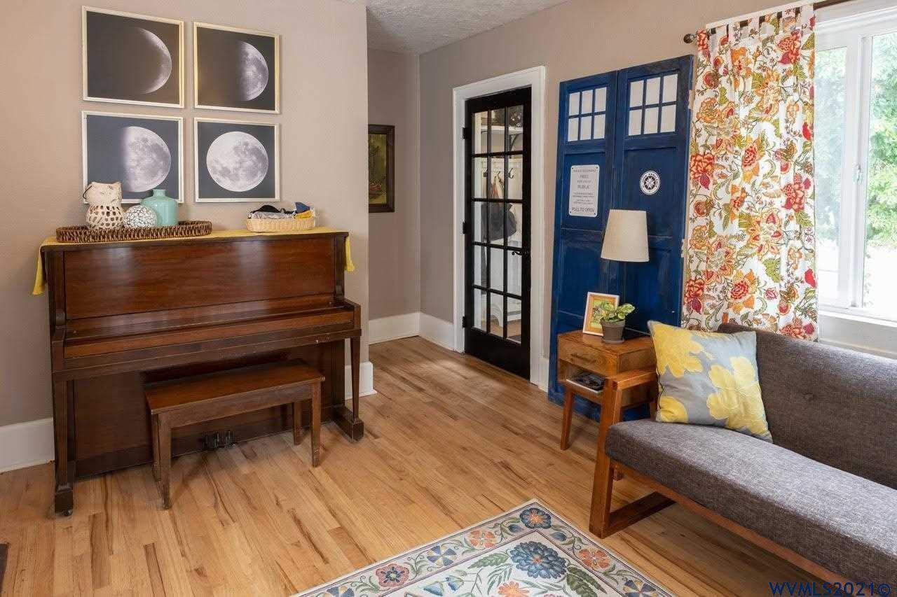 745 16th St Ne #NA - Photo 3 of 23