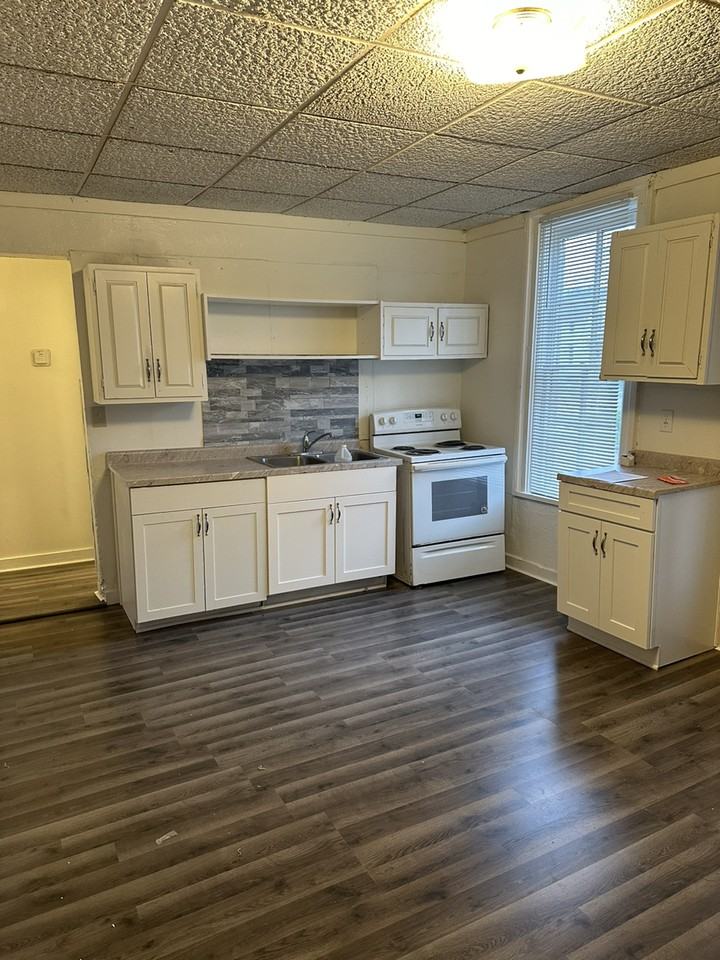 Fifth Ave - Photo 3 of 8