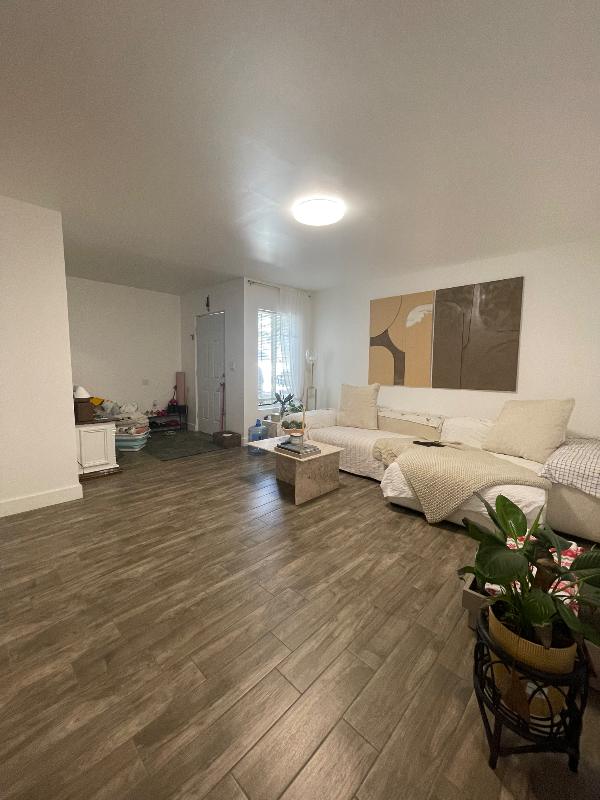 516 Northeast 166th Street - Photo 5 of 16