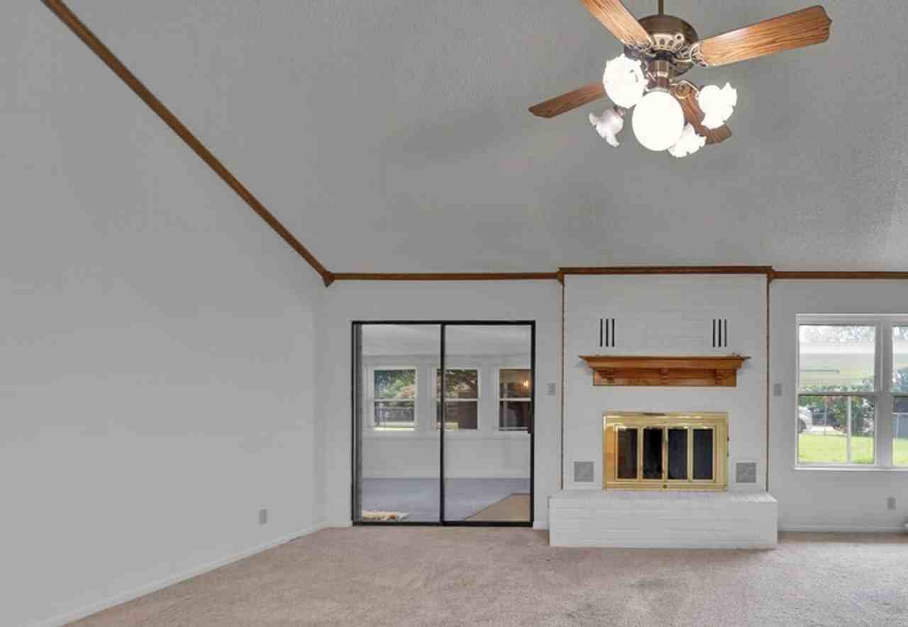 1640 Culpepper Ln - Photo 3 of 18