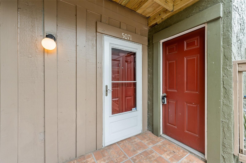 5071 Eaglesmere Drive - Photo 3 of 19