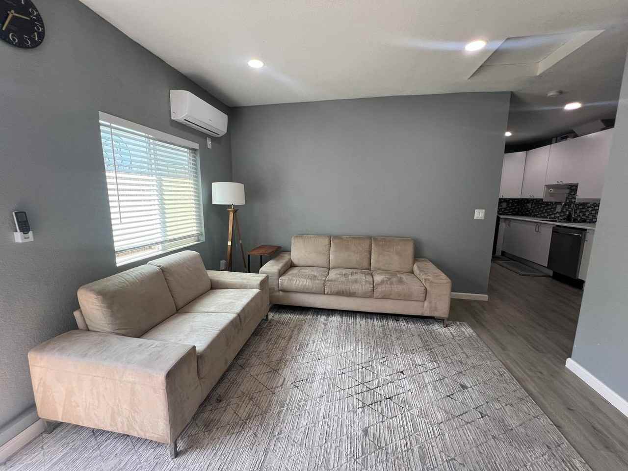 1498 Ford Ave - Photo 3 of 15