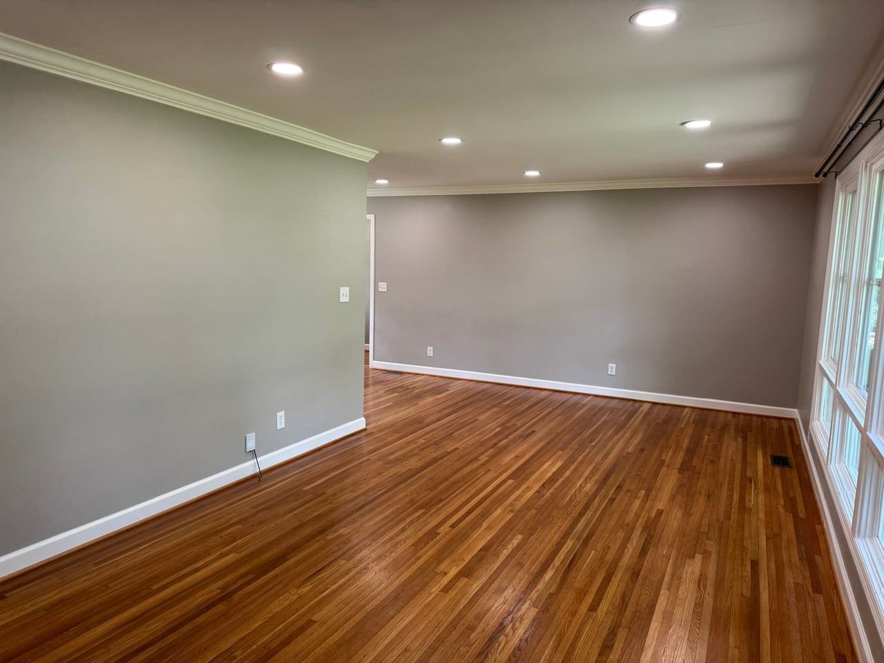 5015 Manuel Dr - Photo 4 of 33