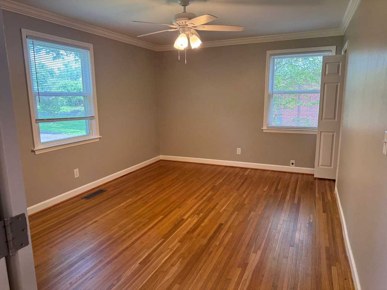 5015 Manuel Dr - Photo 7 of 33