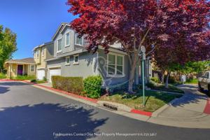featured image of 862 Courtyards Loop