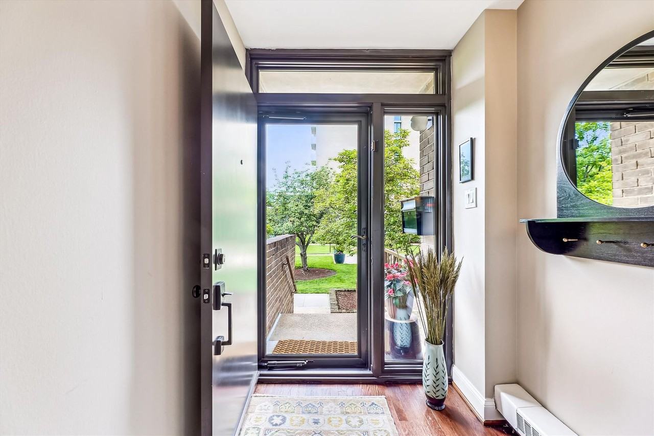 335 N St Sw - Photo 2 of 42