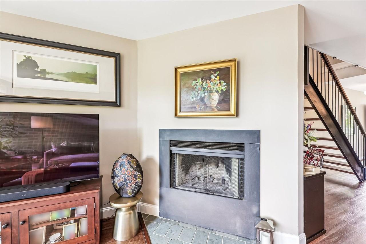 335 N St Sw - Photo 4 of 42