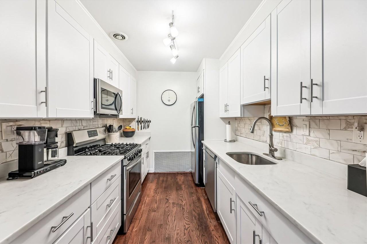 335 N St Sw - Photo 5 of 42