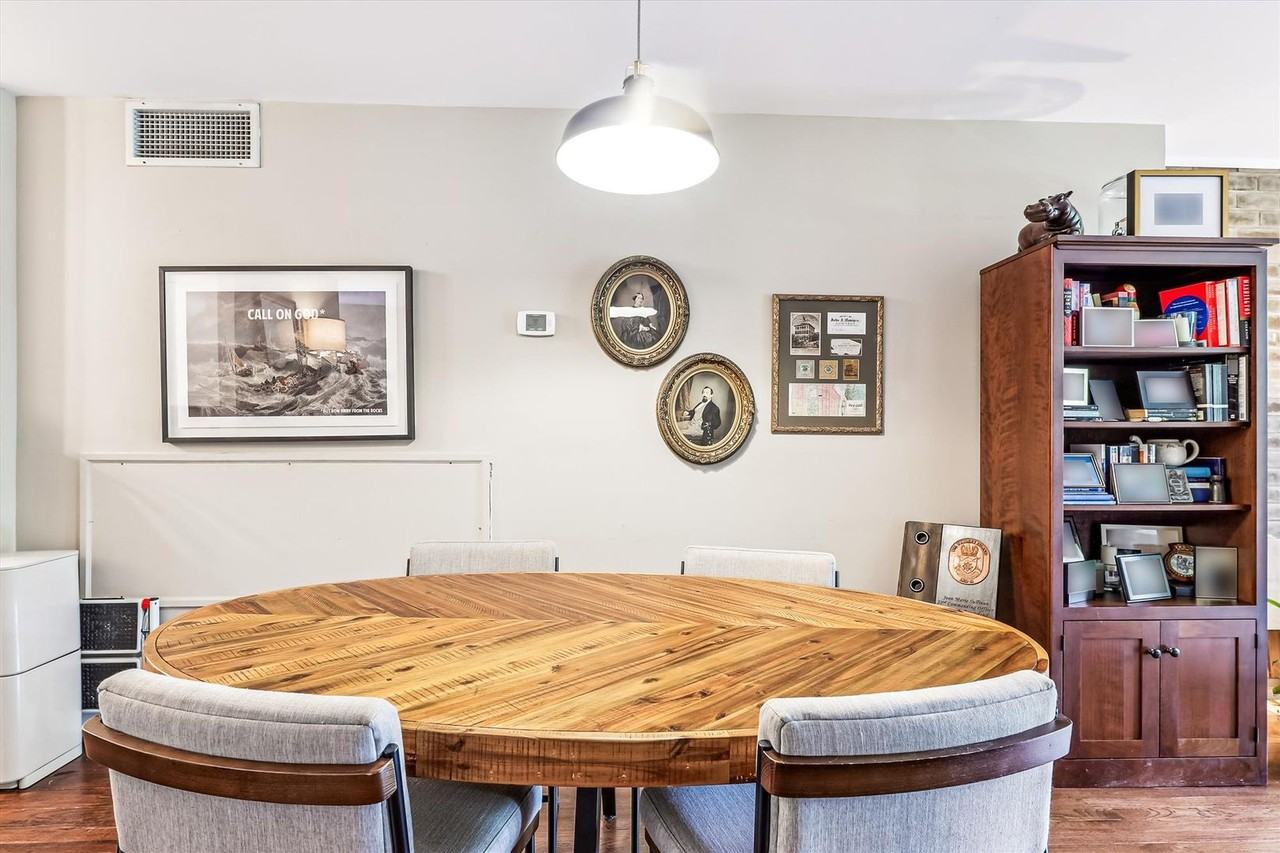 335 N St Sw - Photo 7 of 42