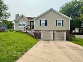 2421 Ne Carousel Cir - Photo 1 of 1