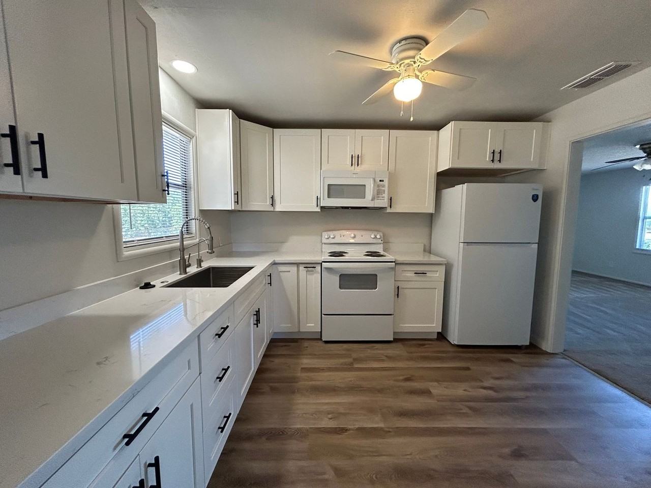 7018 W Main St - Photo 2 of 19