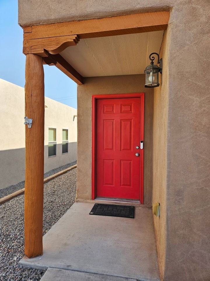 2547 Las Alturas Ct - Photo 3 of 31