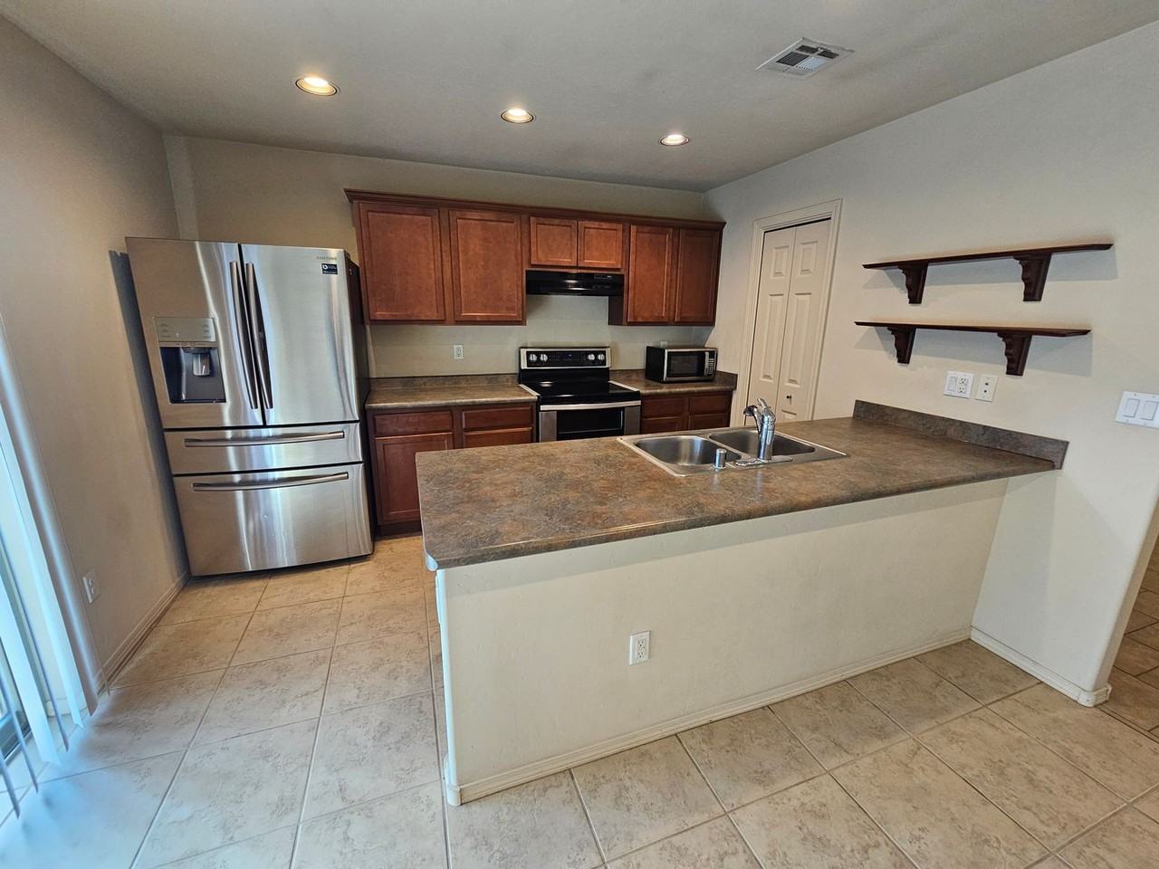 2547 Las Alturas Ct - Photo 7 of 31