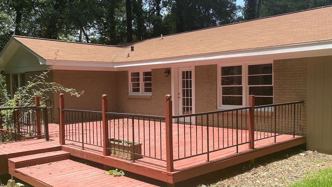 1813 Dogwood Dr - Photo 3 of 9