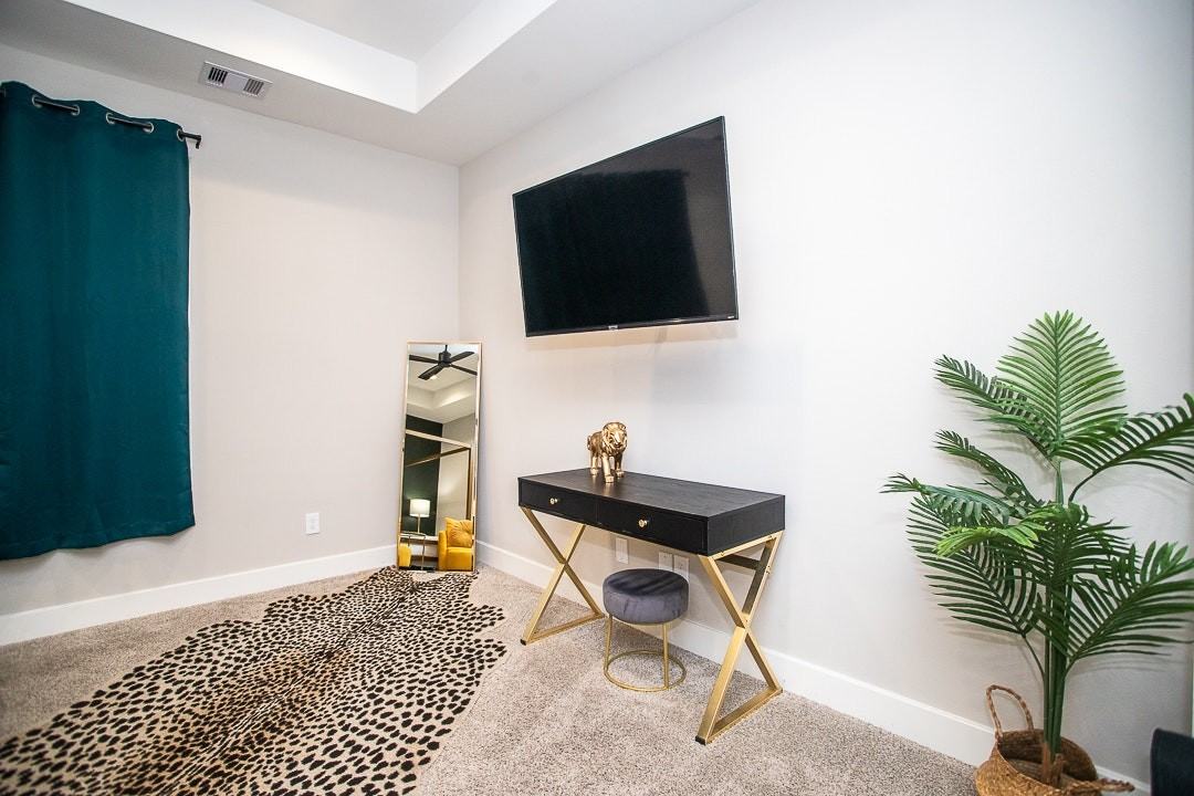 1915 Kolfahl Street, Unit G - Photo 5 of 37