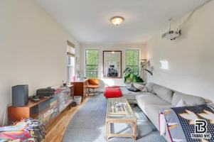 featured image of 955 Seneca Ave