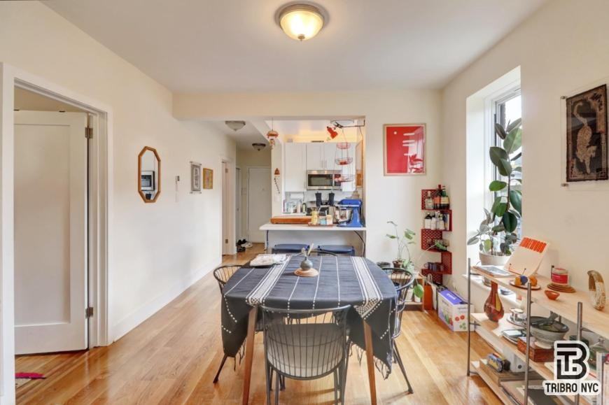 955 Seneca Ave - Photo 5 of 10