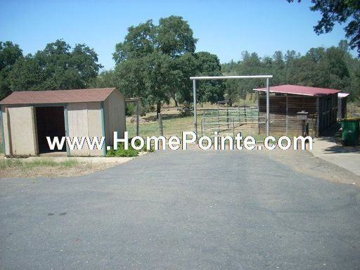 2071 Marden Dr - Photo 3 of 10