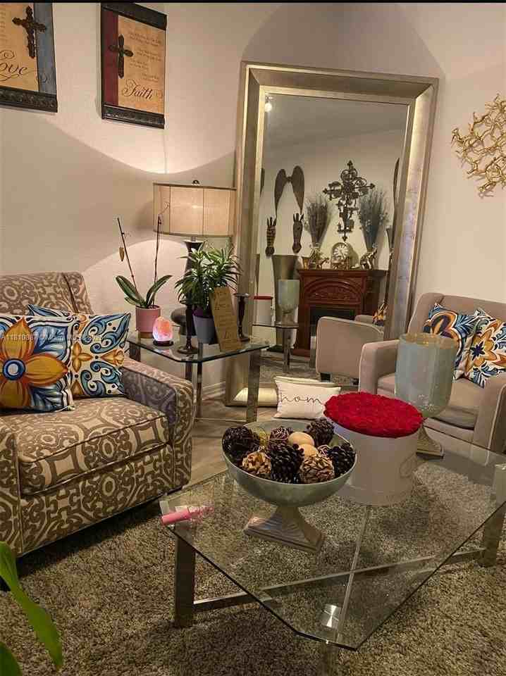 972 Sw 6th Ave - Photo 2 of 24