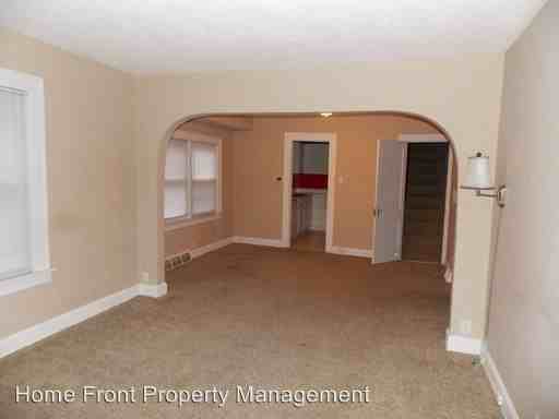1217 SW Medford Ave - Photo 2 of 5