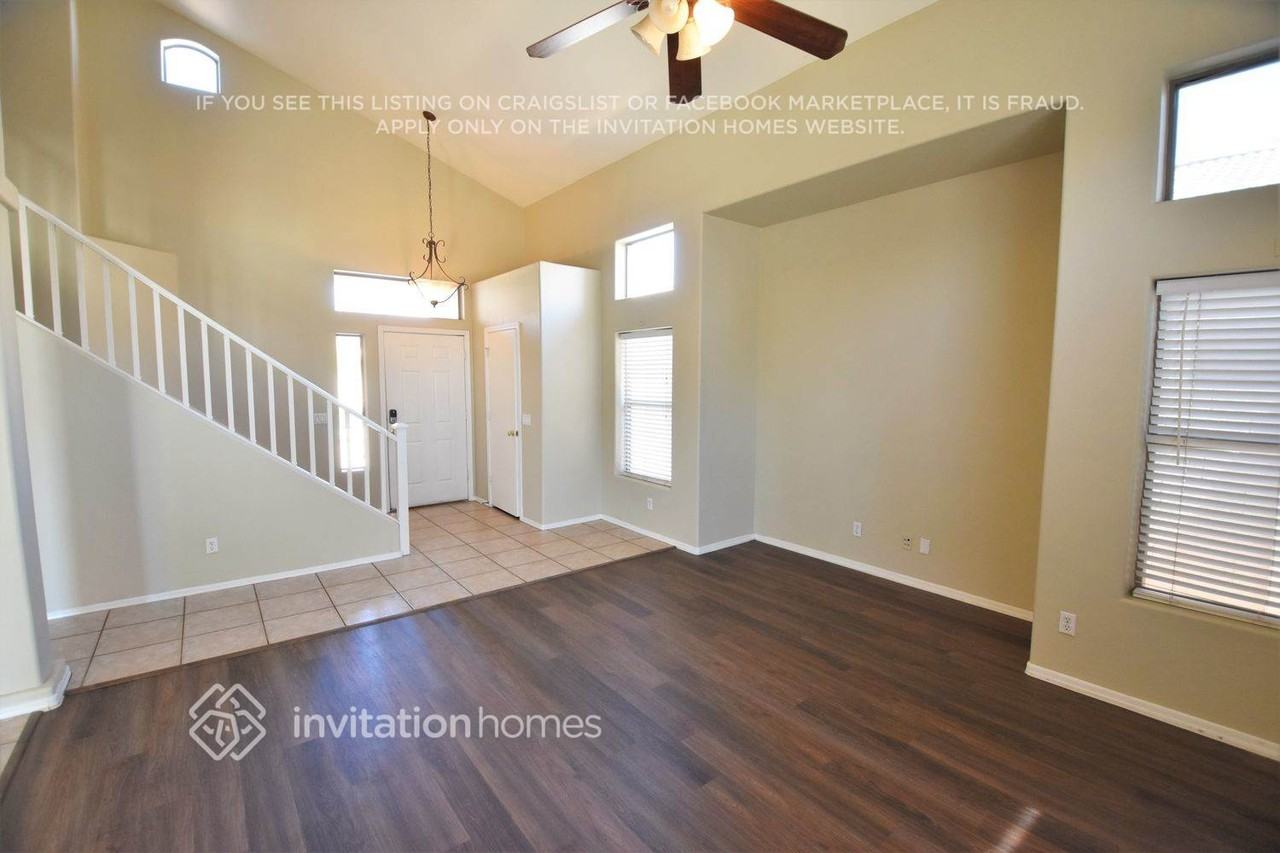 5614 S 53rd Dr - Photo 2 of 16