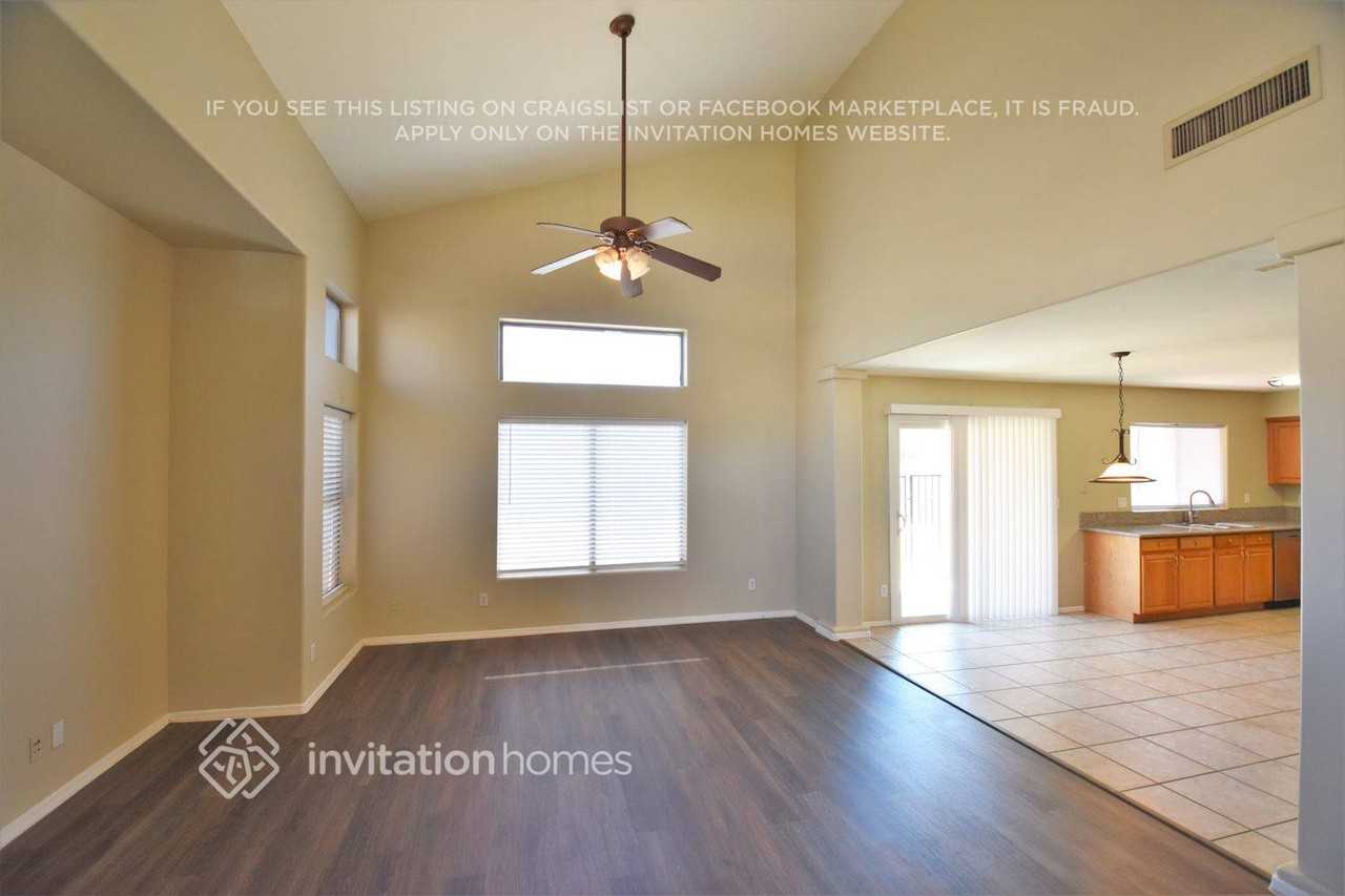 5614 S 53rd Dr - Photo 3 of 16