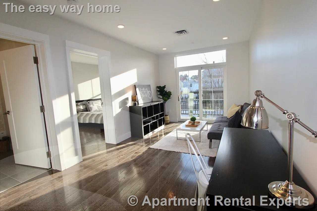 434 Mcgrath Hwy #305 - Photo 4 of 7