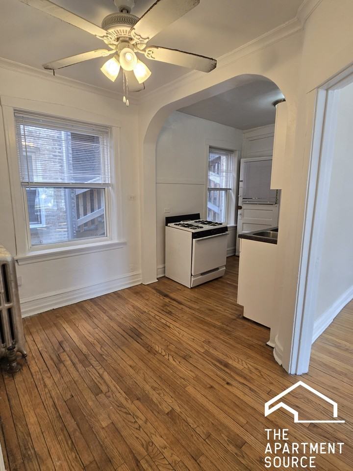 4103 N Sacramento Ave #G - Photo 3 of 11