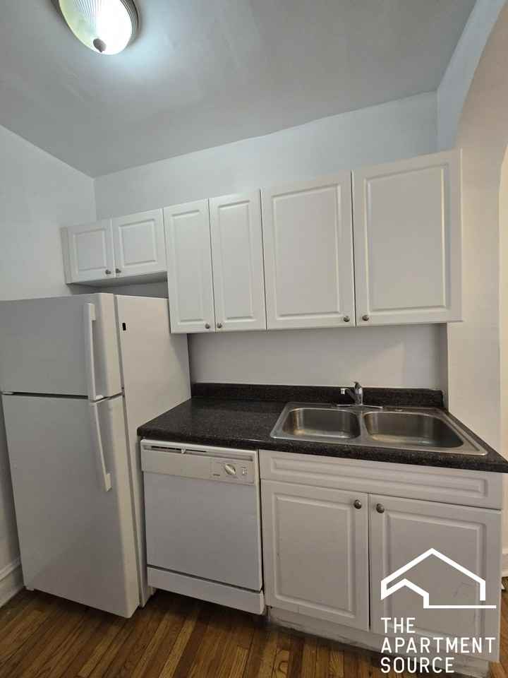 4103 N Sacramento Ave #G - Photo 4 of 11