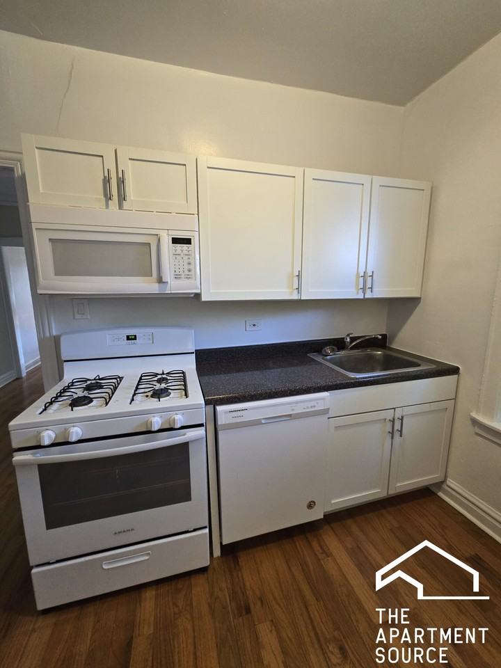 4111 N Spaulding Ave #1 - Photo 5 of 8