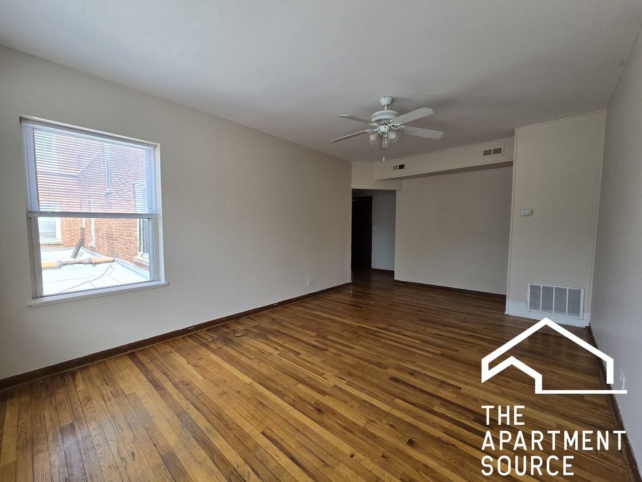 3159 W Argyle St #2N - Photo 2 of 13