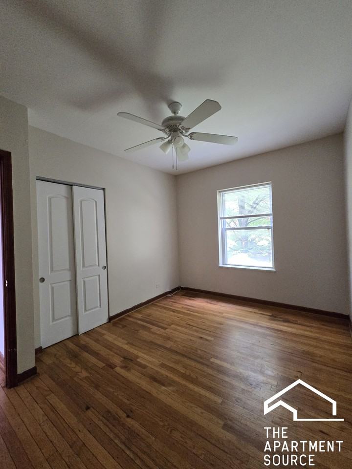 3159 W Argyle St #2N - Photo 3 of 13