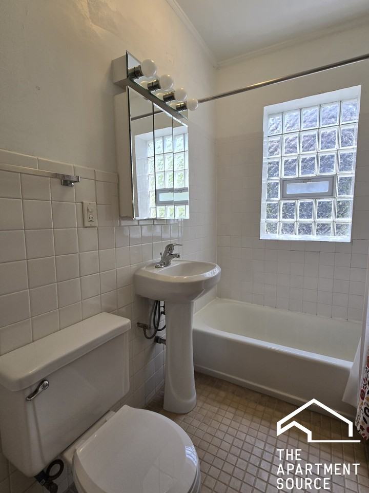 802 Sherman Ave #1W - Photo 4 of 10