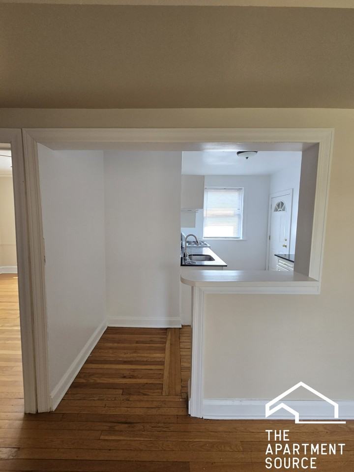 927 Forest Ave #2E - Photo 7 of 10