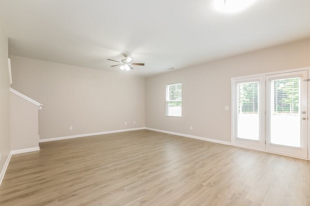 1091 Coldwater Dr - Photo 4 of 17