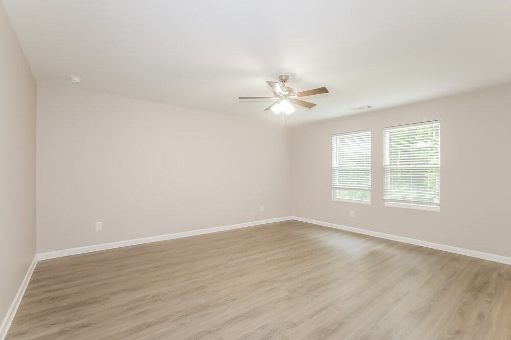 1091 Coldwater Dr - Photo 5 of 17