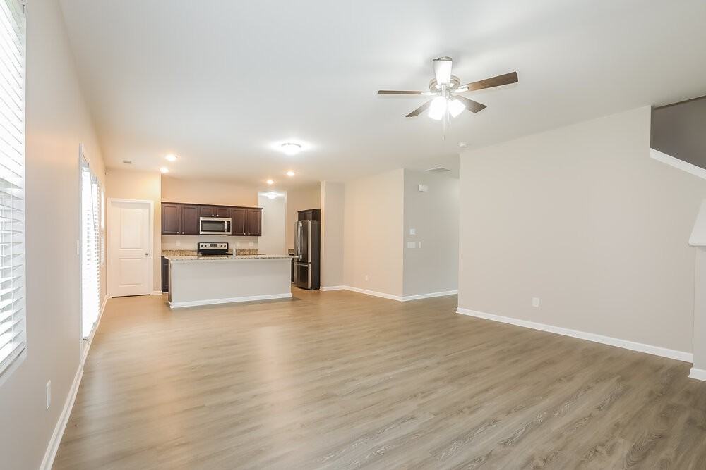 1091 Coldwater Dr - Photo 6 of 17