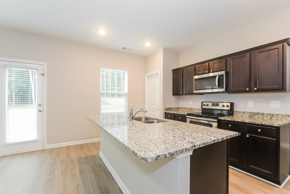 1091 Coldwater Dr - Photo 7 of 17