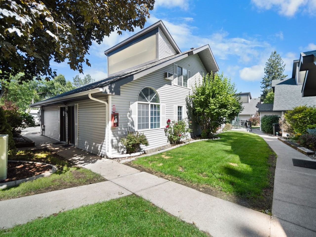 Northside Lofts Fully Updated 1 Bedroom Apartment in North Spokane - Photo 4 of 7