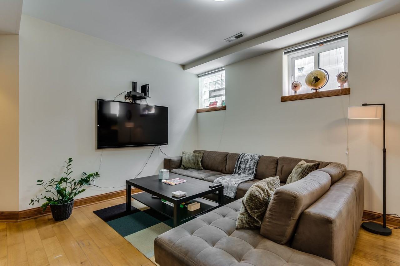 1914 N Wood St #0 - Photo 6 of 23