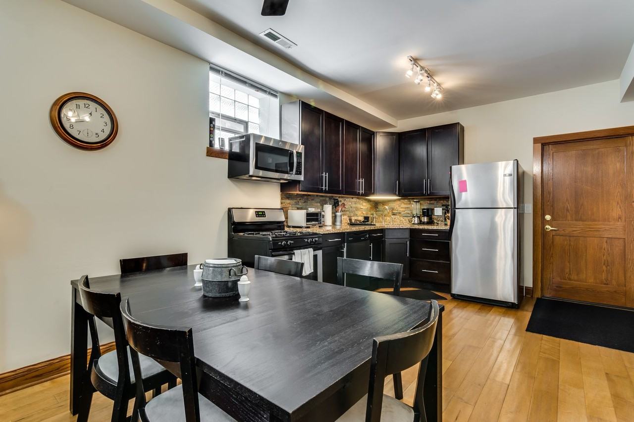 1914 N Wood St #0 - Photo 4 of 23