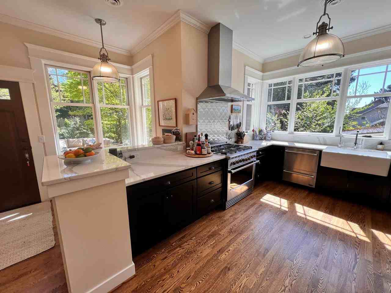 531 Ne 81st St - Photo 2 of 50