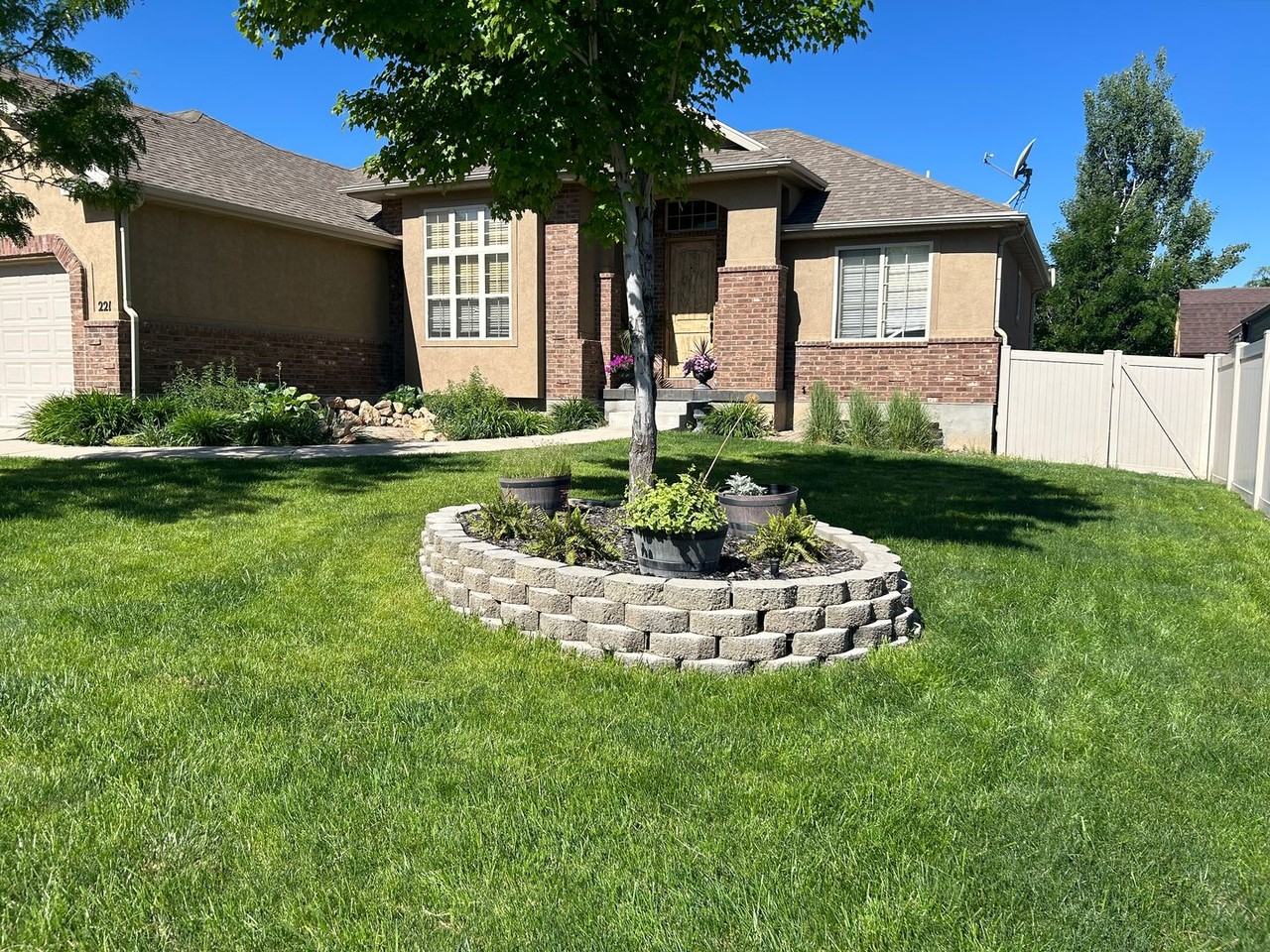 221 N 780 E - Photo 2 of 21