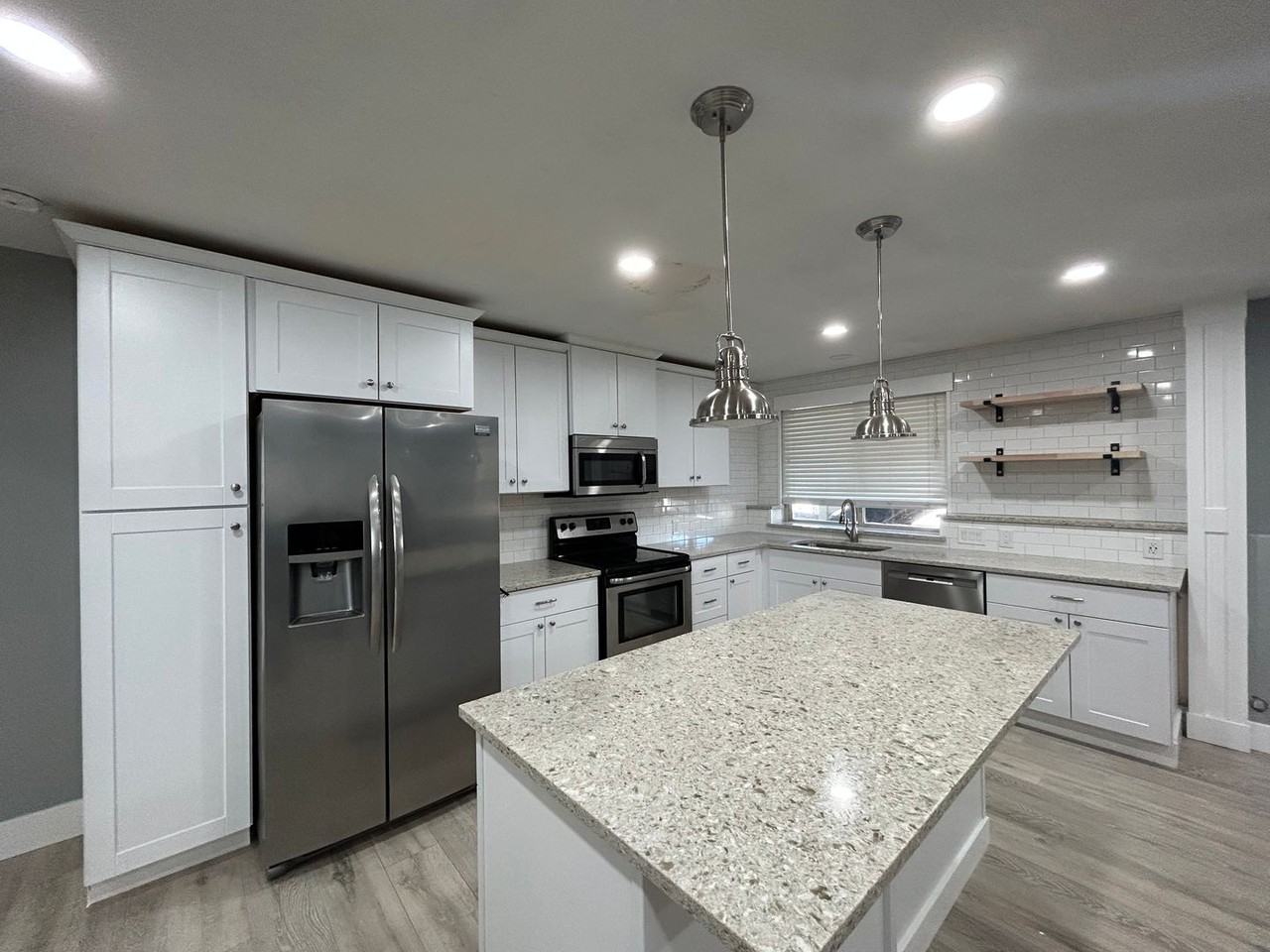 221 N 780 E - Photo 4 of 21