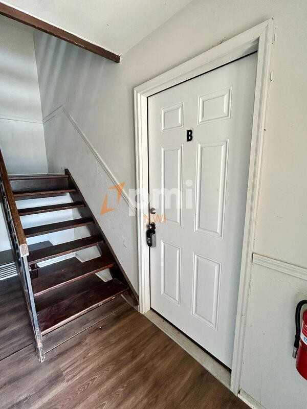 6248 Kathryn Ct #B - Photo 4 of 19