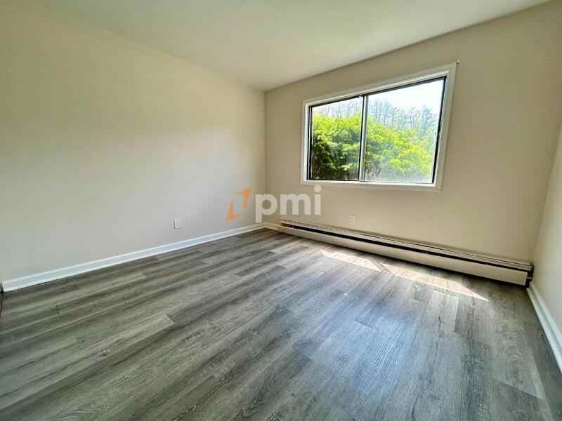 6248 Kathryn Ct #B - Photo 7 of 19