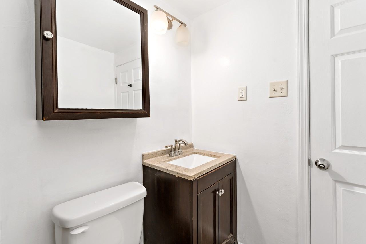 401 Arch St - Photo 3 of 17