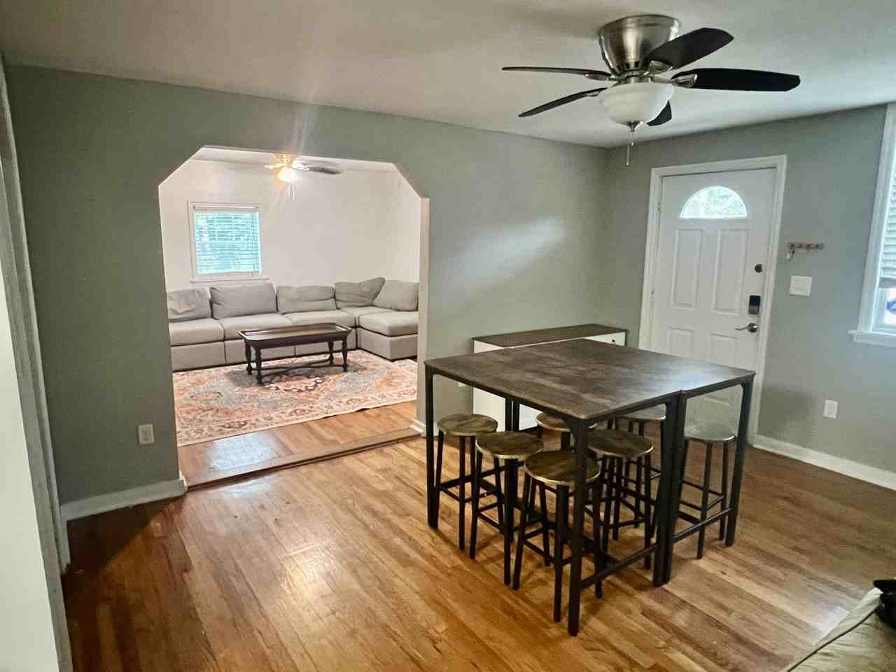 185 Fishburne St - Photo 2 of 23