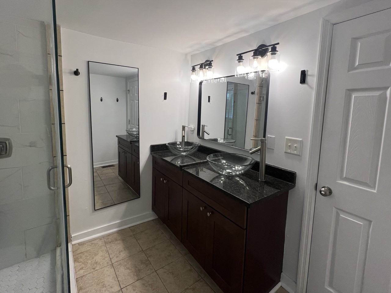 185 Fishburne St - Photo 4 of 23