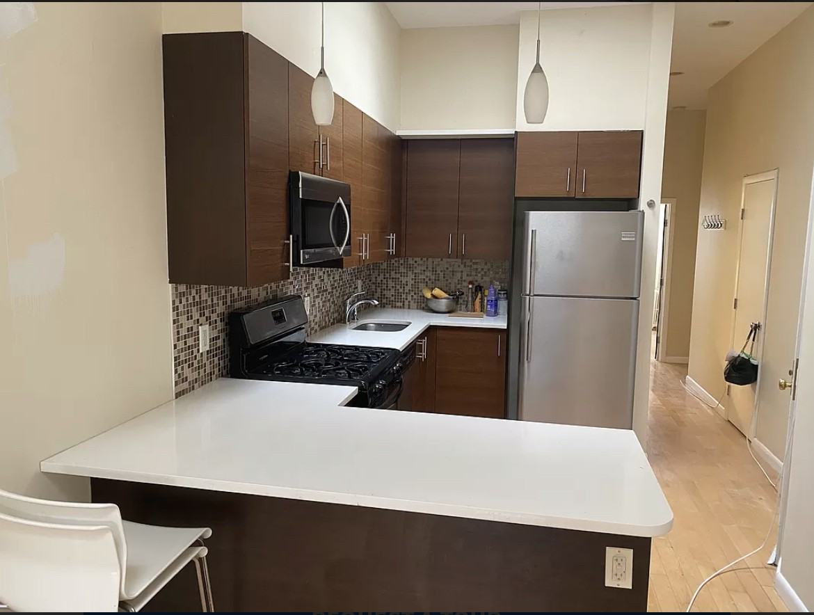 230 Kingsland Ave #1R - Photo 2 of 5